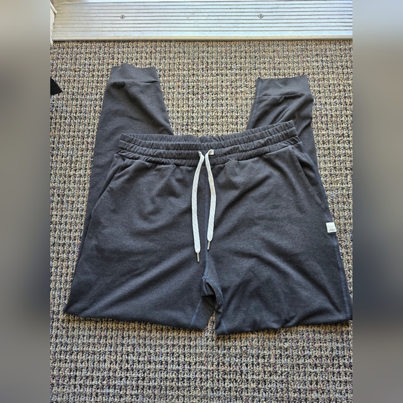 Vuori Charcoal Joggers with Logo Patch - Picture 10 of 10